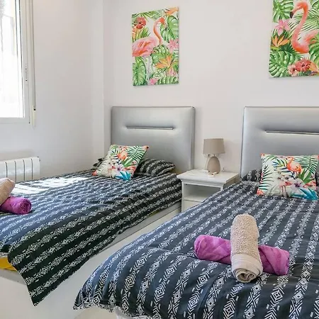 别墅 Casa Lilly-rose, A Beautiful 3 Bedroom Detached A Short Walk To The Plaza & Golf Course *