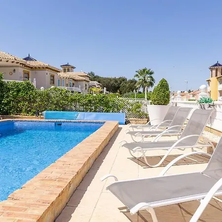 Casa Lilly-rose, A Beautiful 3 Bedroom Detached A Short Walk To The Plaza & Golf Course 比利亚马丁