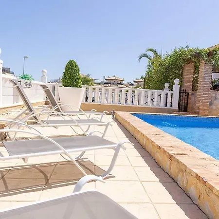 Casa Lilly-rose, A Beautiful 3 Bedroom Detached A Short Walk To The Plaza & Golf Course 比利亚马丁