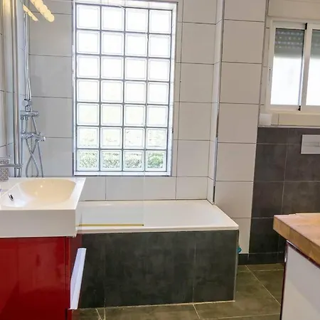 Casa Lilly-rose, A Beautiful 3 Bedroom Detached A Short Walk To The Plaza & Golf Course 比利亚马丁