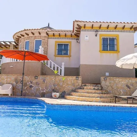 Villa Casa Lilly-rose, A Beautiful 3 Bedroom Detached A Short Walk To The Plaza & Golf Course Villamartin