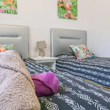 Casa Lilly-rose, A Beautiful 3 Bedroom Detached A Short Walk To The Plaza & Golf Course 别墅 *